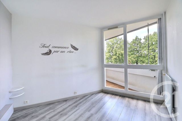 Appartement F4 à louer - 4 pièces - 82.13 m2 - VILLEPINTE - 93 - ILE-DE-FRANCE - Century 21 Vert-Galant