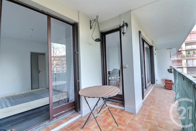 Appartement à louer - 2 pièces - 49.41 m2 - TREMBLAY EN FRANCE - 93 - ILE-DE-FRANCE - Century 21 Vert-Galant