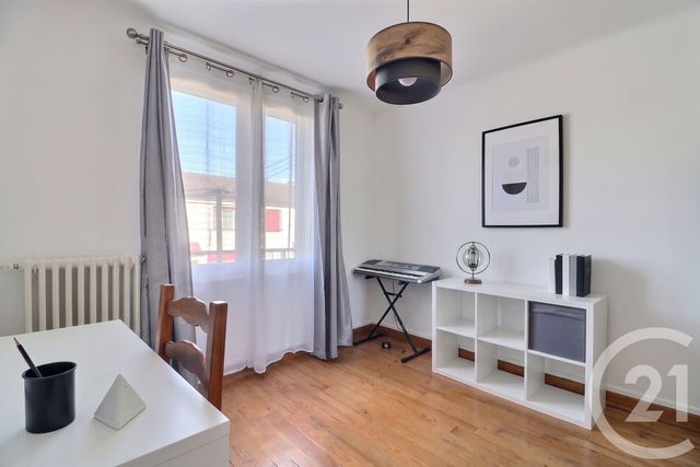 maison à vendre - 4 pièces - 84.37 m2 - VAUJOURS - 93 - ILE-DE-FRANCE - Century 21 Vert-Galant