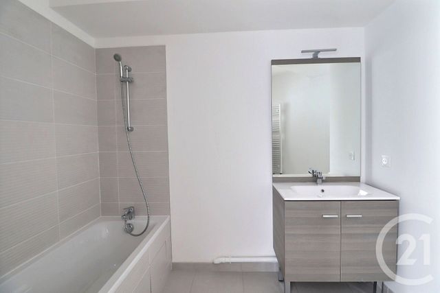 Appartement F2 à louer - 2 pièces - 42.68 m2 - LE BLANC MESNIL - 93 - ILE-DE-FRANCE - Century 21 Vert-Galant