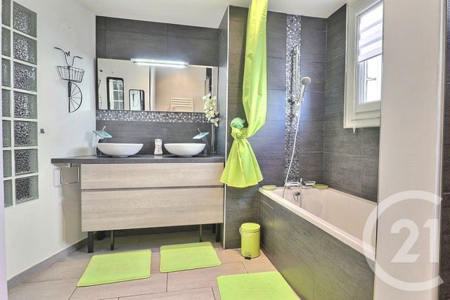 maison à louer - 4 pièces - 85.27 m2 - TREMBLAY EN FRANCE - 93 - ILE-DE-FRANCE - Century 21 Vert-Galant