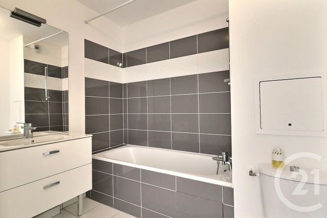 Appartement F2 à louer - 2 pièces - 40.8 m2 - TREMBLAY EN FRANCE - 93 - ILE-DE-FRANCE - Century 21 Vert-Galant