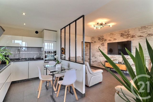 Appartement F3 à vendre - 3 pièces - 70.73 m2 - TREMBLAY EN FRANCE - 93 - ILE-DE-FRANCE - Century 21 Vert-Galant