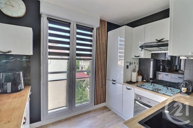 Appartement Duplex à vendre - 3 pièces - 60.75 m2 - VAUJOURS - 93 - ILE-DE-FRANCE - Century 21 Vert-Galant
