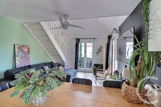Appartement Duplex à vendre - 3 pièces - 60.75 m2 - VAUJOURS - 93 - ILE-DE-FRANCE - Century 21 Vert-Galant
